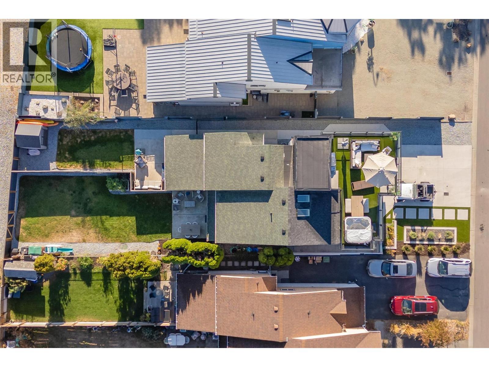  985 Manhattan Drive, Kelowna