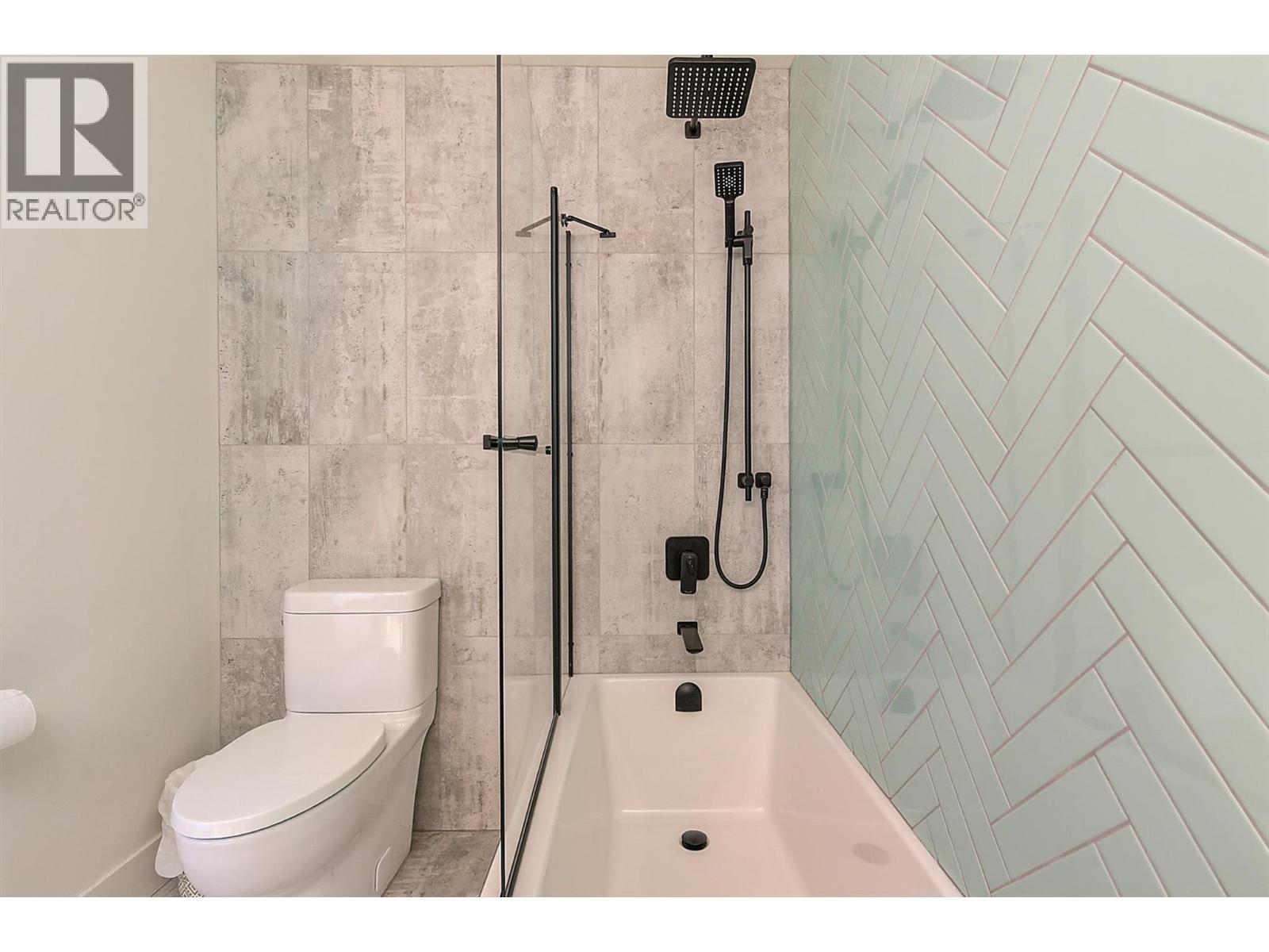  985 Manhattan Drive, Kelowna