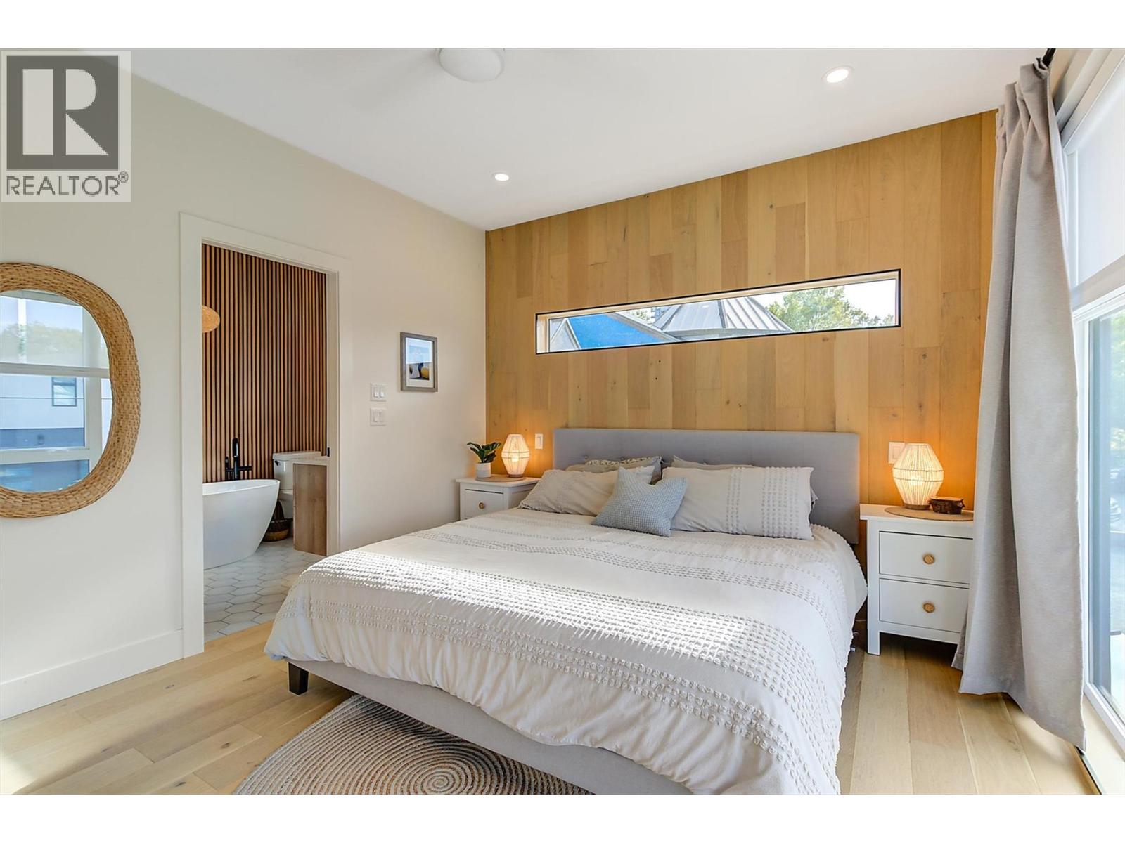  985 Manhattan Drive, Kelowna