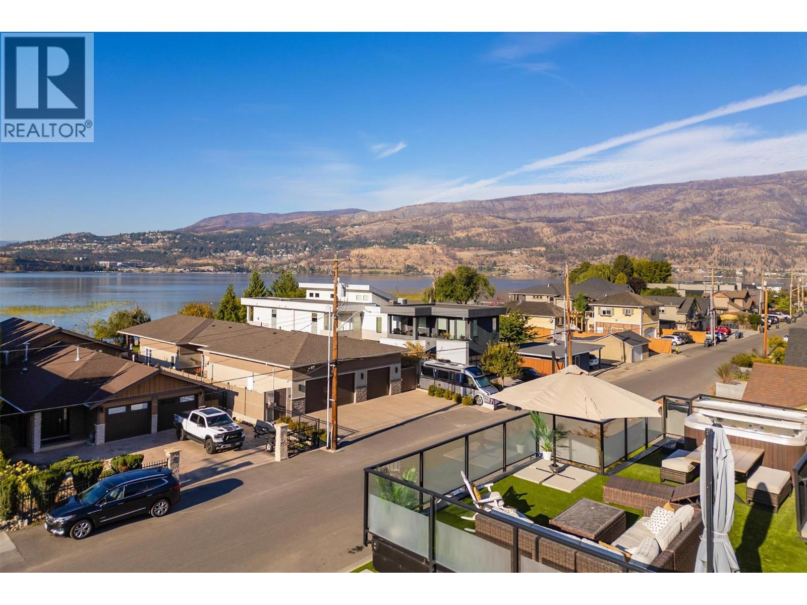  985 Manhattan Drive, Kelowna
