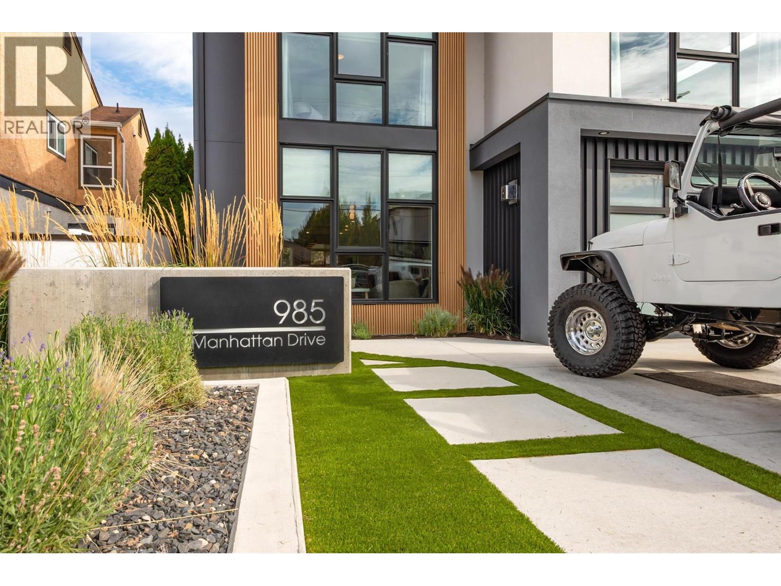  985 Manhattan Drive, Kelowna