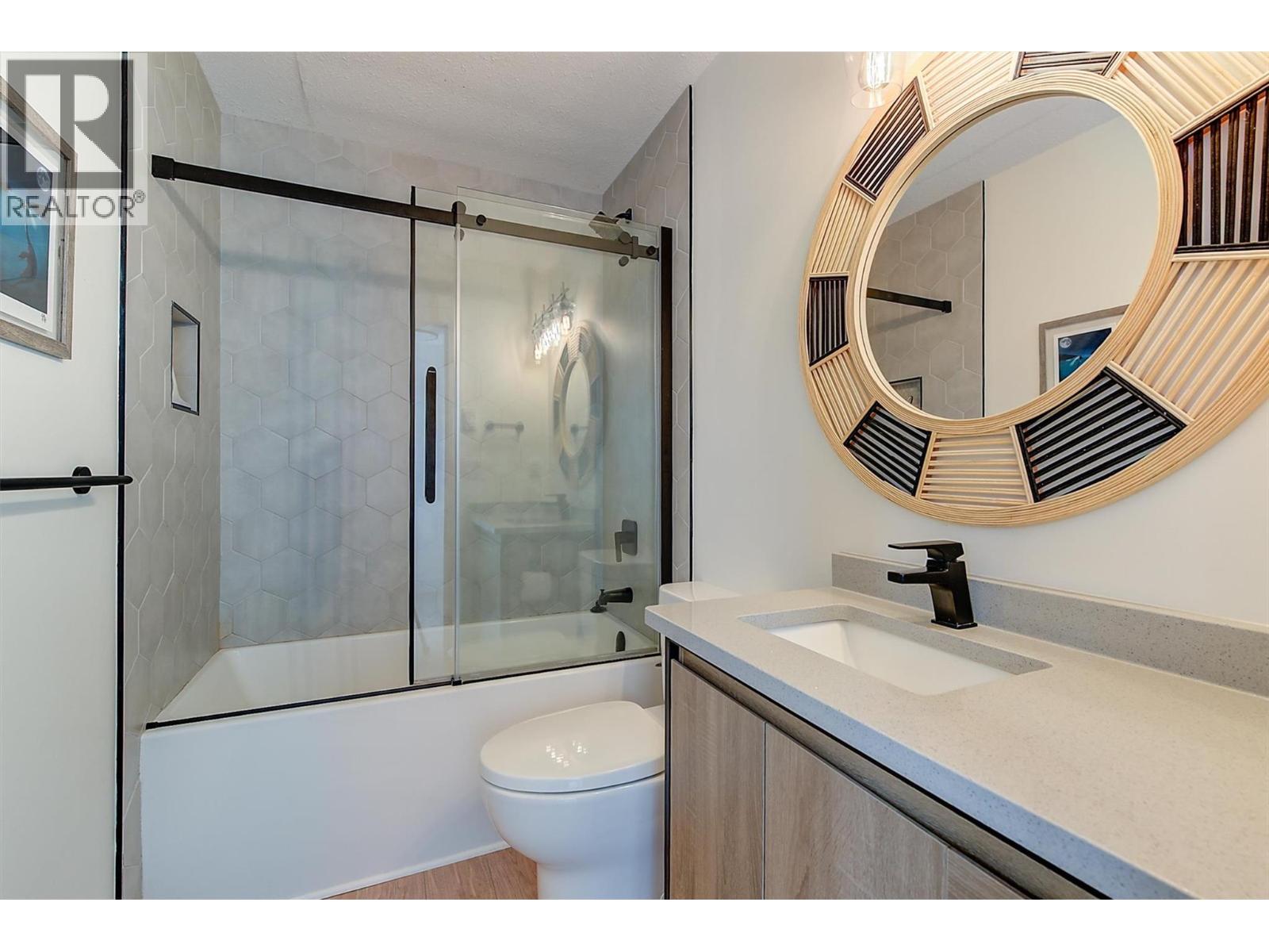  985 Manhattan Drive, Kelowna