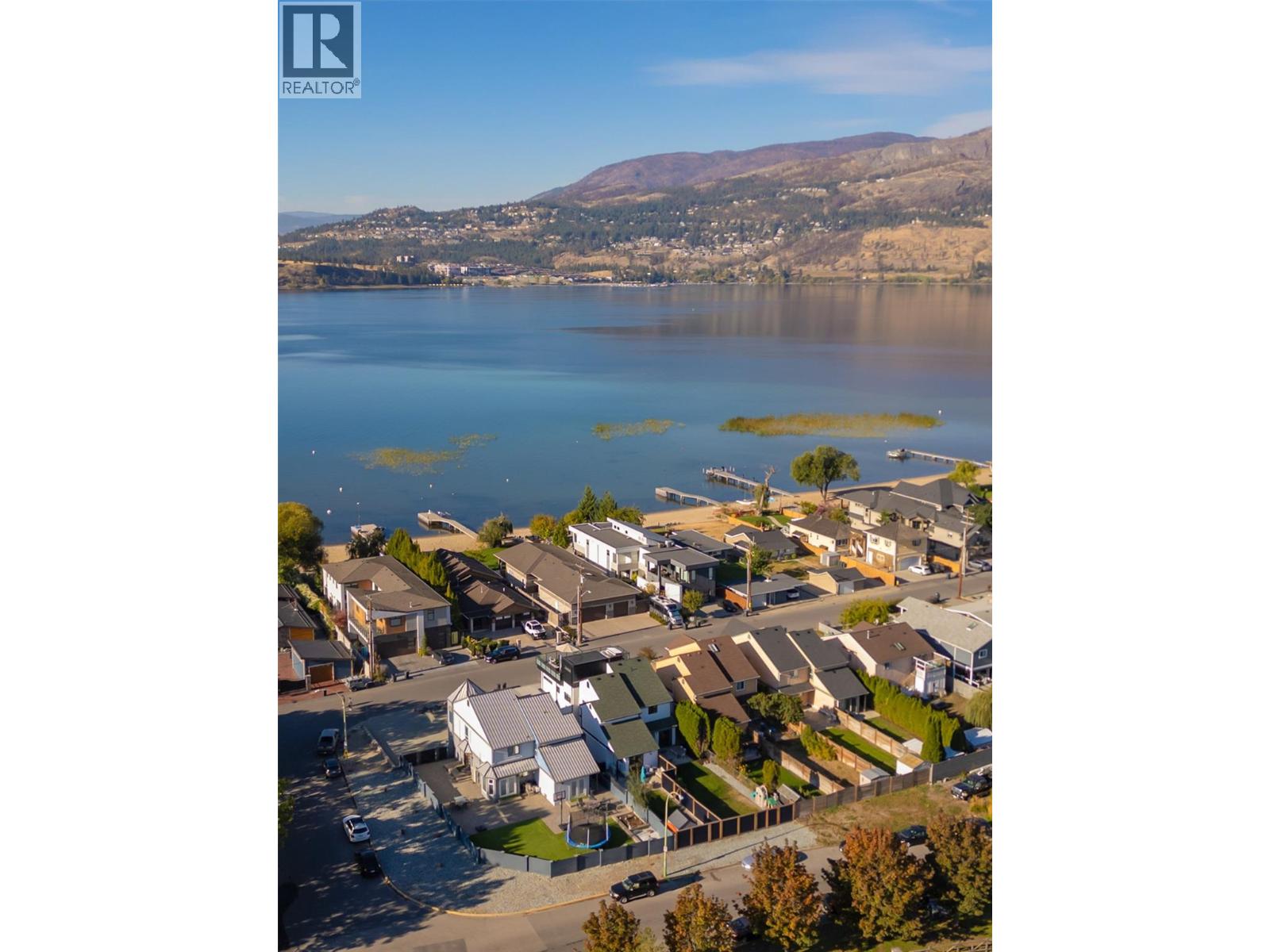  985 Manhattan Drive, Kelowna