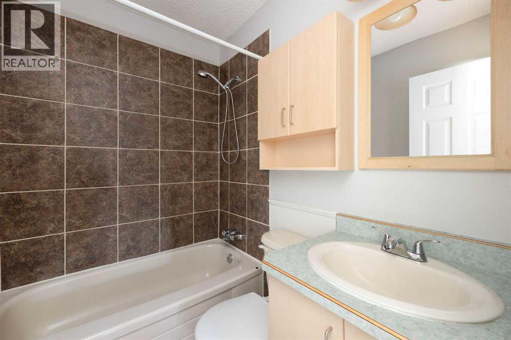 122 Maclaren Bay, Fort McMurray