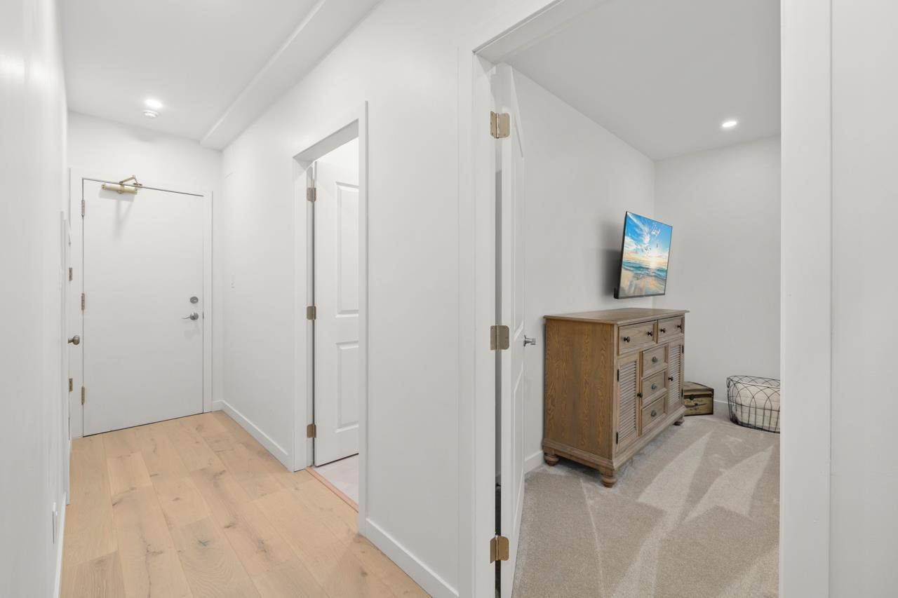 103 1225 MERKLIN STREET, White Rock