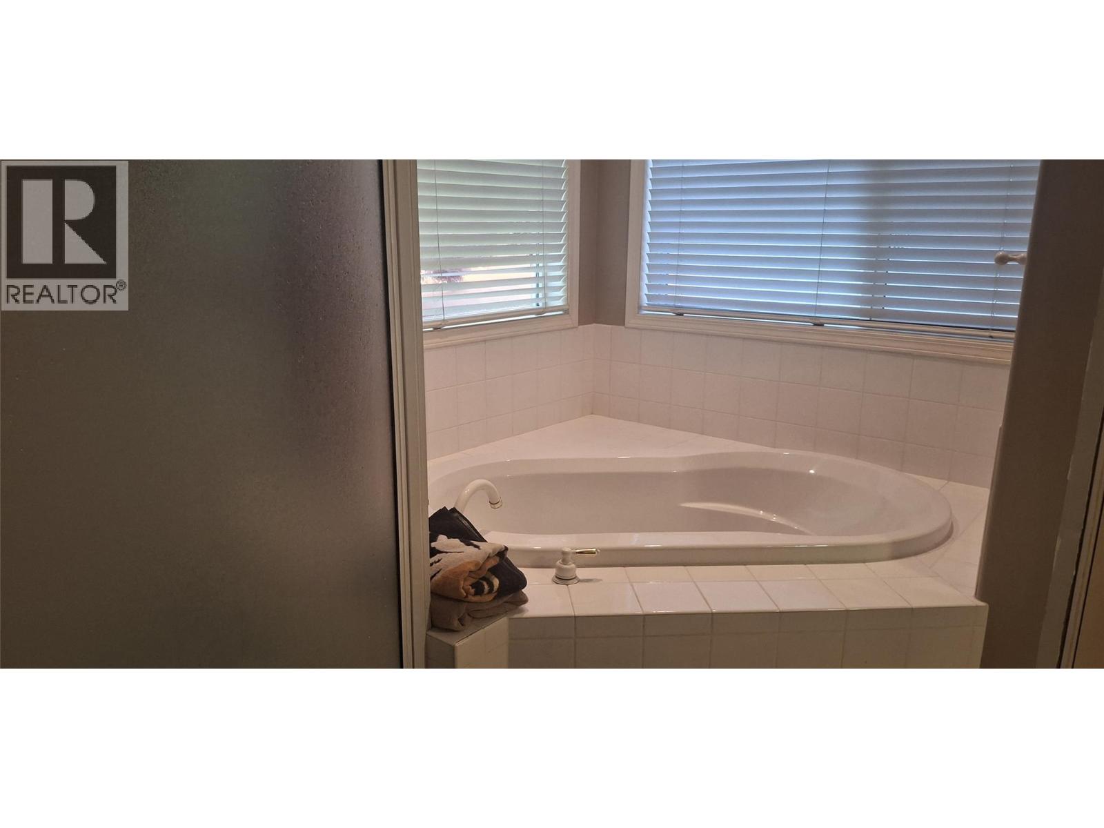 3267 Roncastle Road, Blind Bay