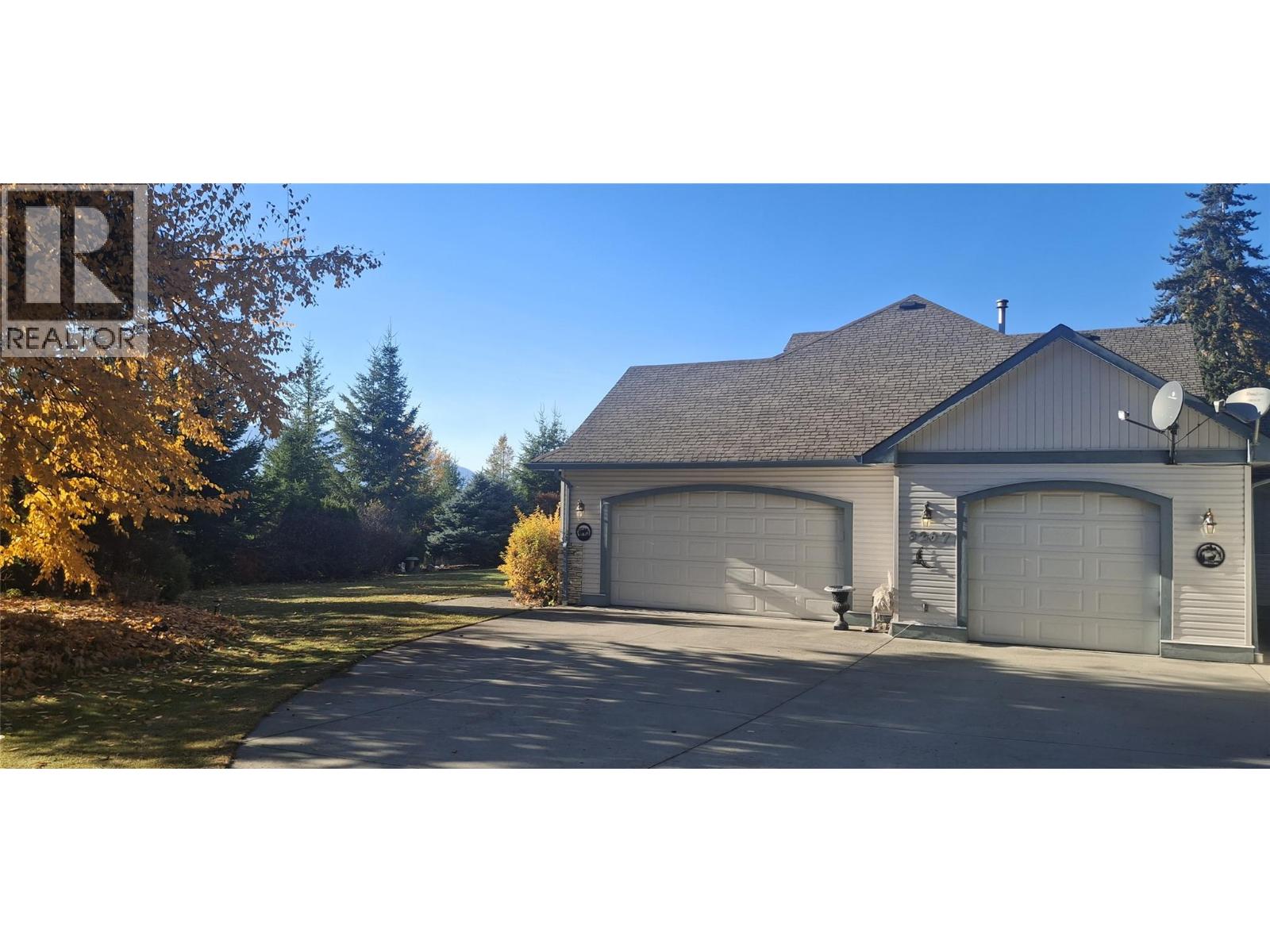 3267 Roncastle Road, Blind Bay