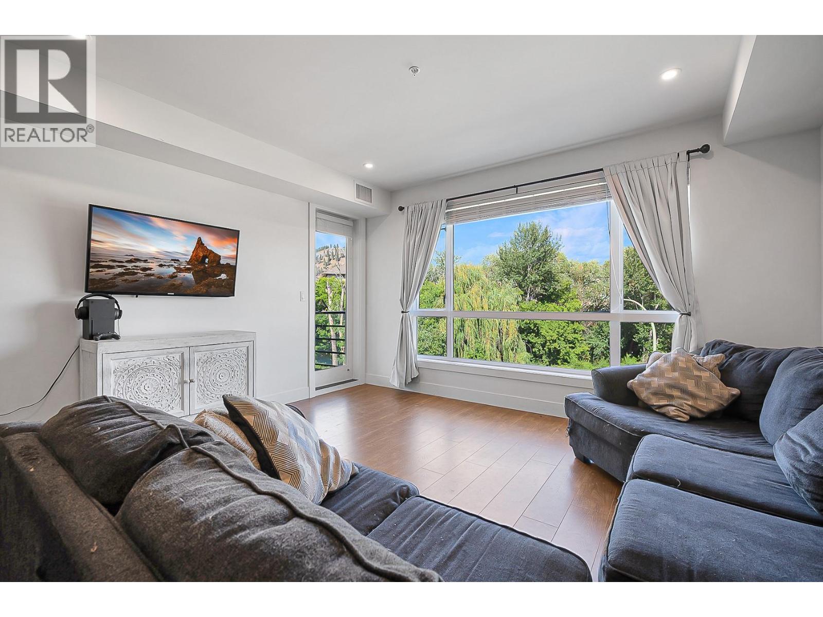 302 1925 Enterprise Way, Kelowna