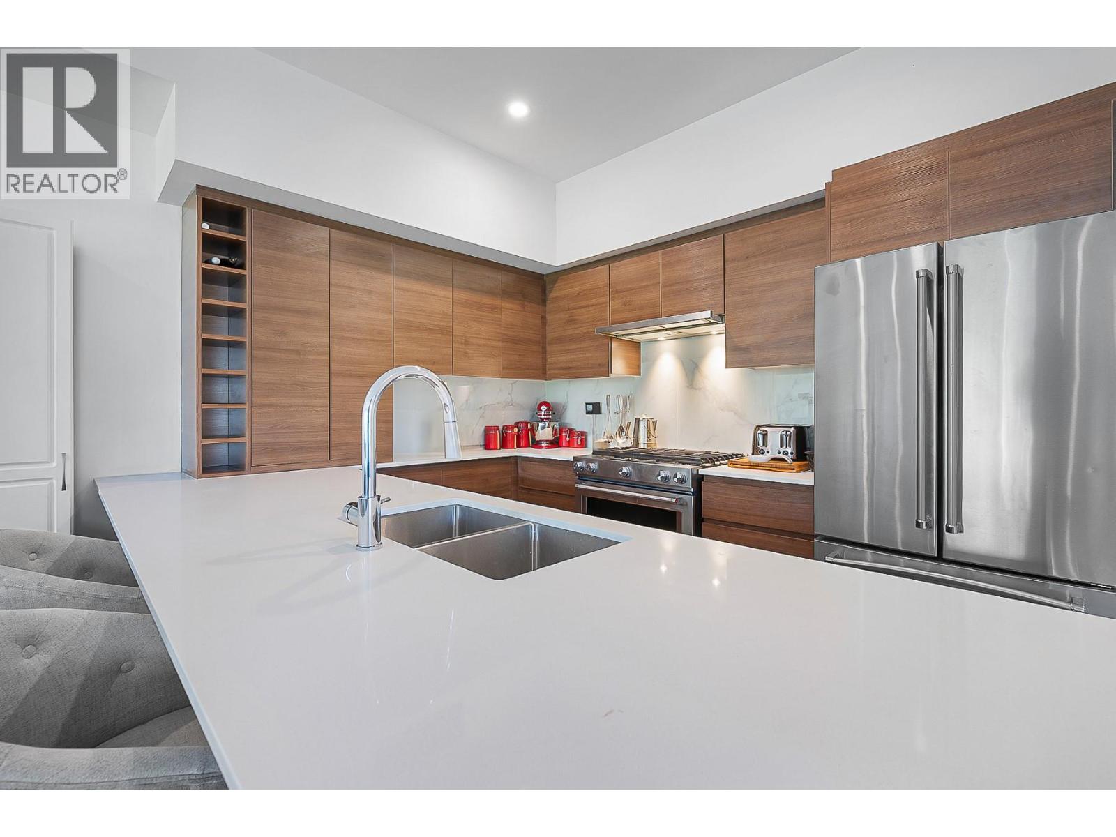 302 1925 Enterprise Way, Kelowna