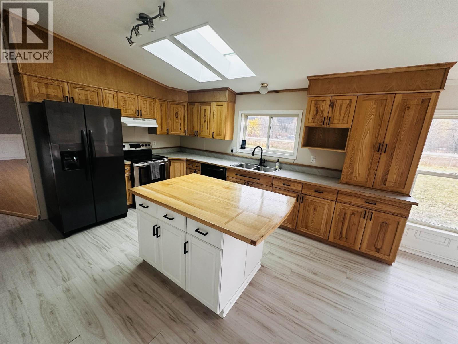 10788 BEEDLE Road, Burns Lake