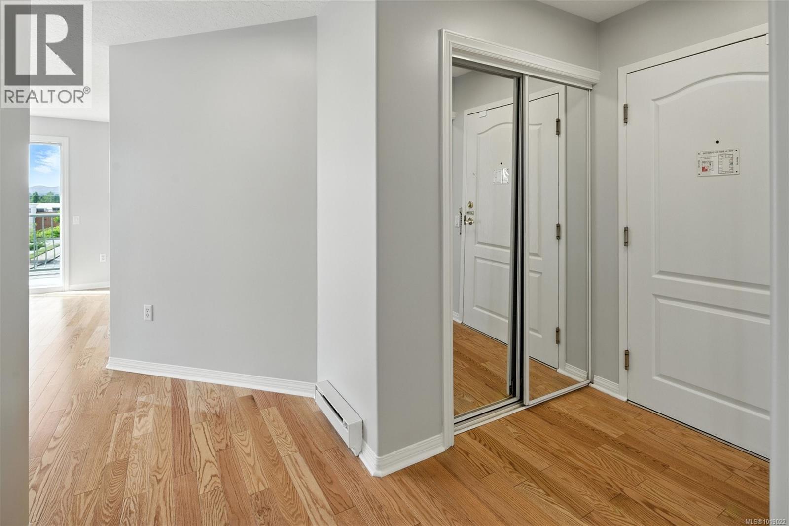 304 3133 Tillicum Road, Saanich