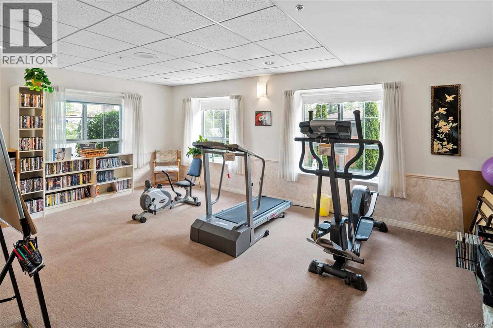 304 3133 Tillicum Road, Saanich