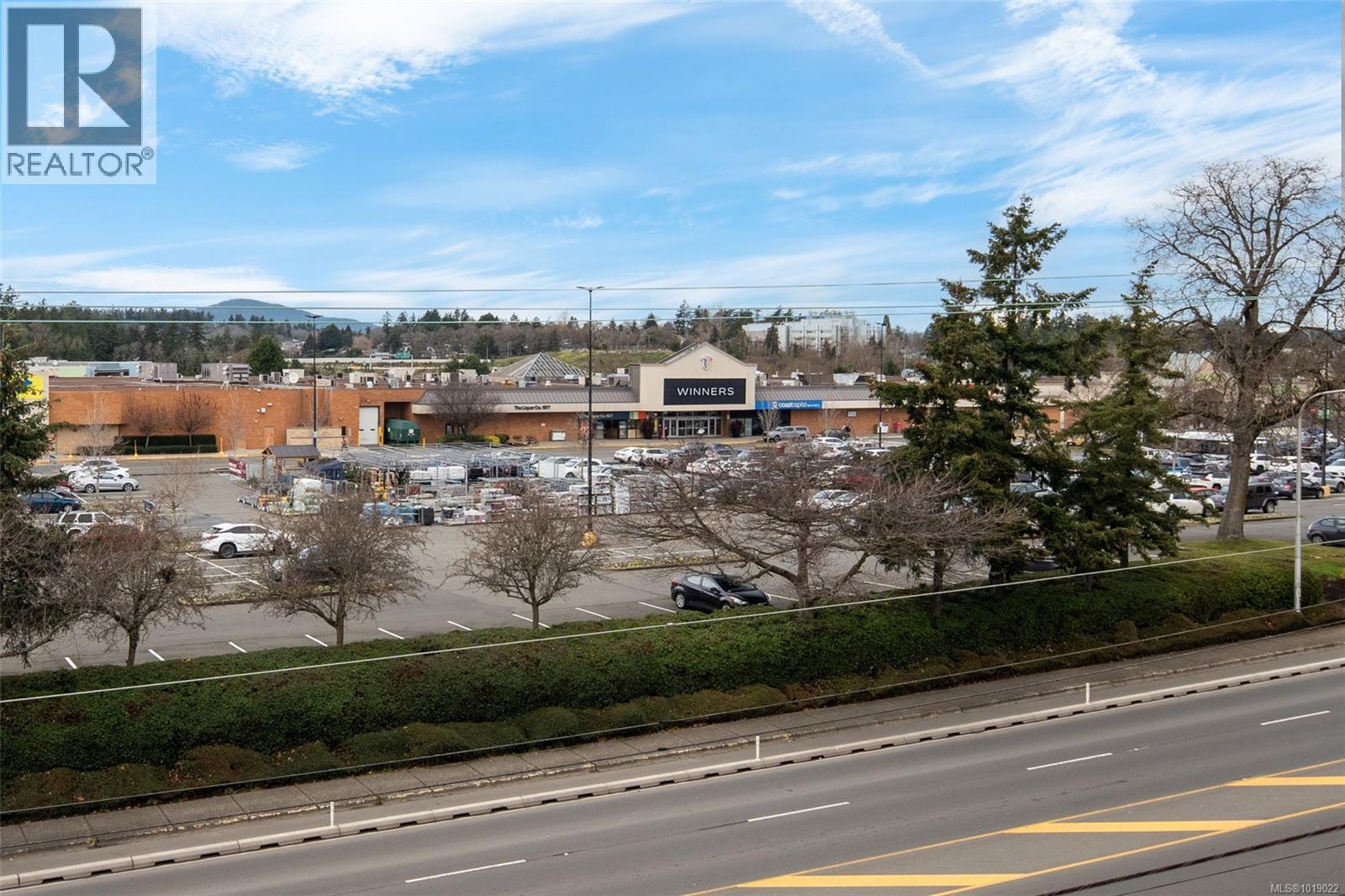 304 3133 Tillicum Road, Saanich