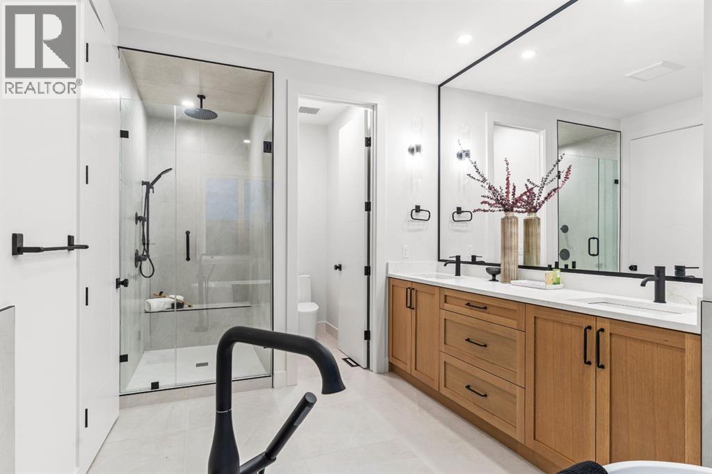 Single Family House for Sale in   Avenue NW Bowness Calgary 