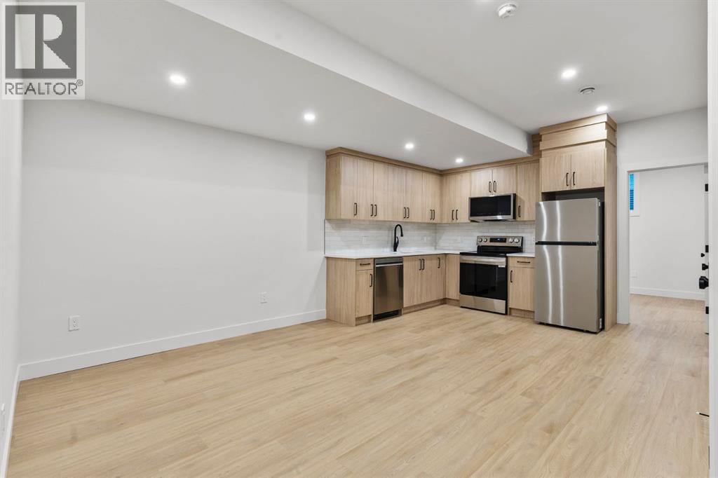 Single Family House for Sale in   Avenue NW Bowness Calgary 