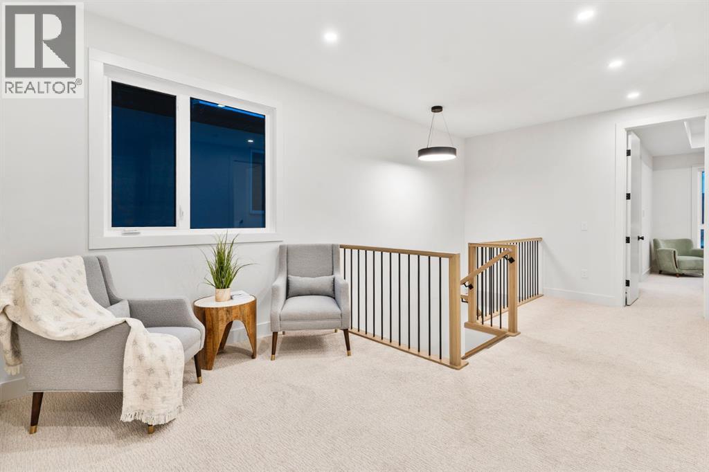 Single Family House for Sale in   Avenue NW Bowness Calgary 