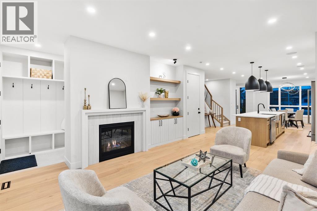 Single Family House for Sale in   Avenue NW Bowness Calgary 