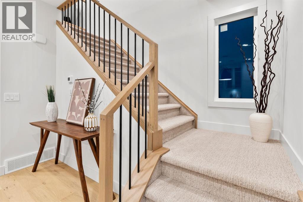 Single Family House for Sale in   Avenue NW Bowness Calgary 