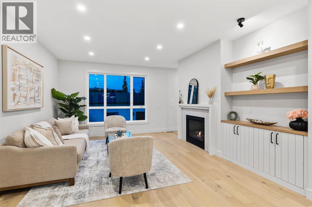 Single Family House for Sale in   Avenue NW Bowness Calgary 