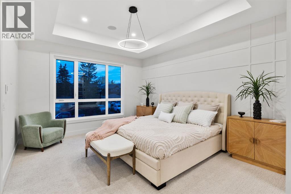 Single Family House for Sale in   Avenue NW Bowness Calgary 