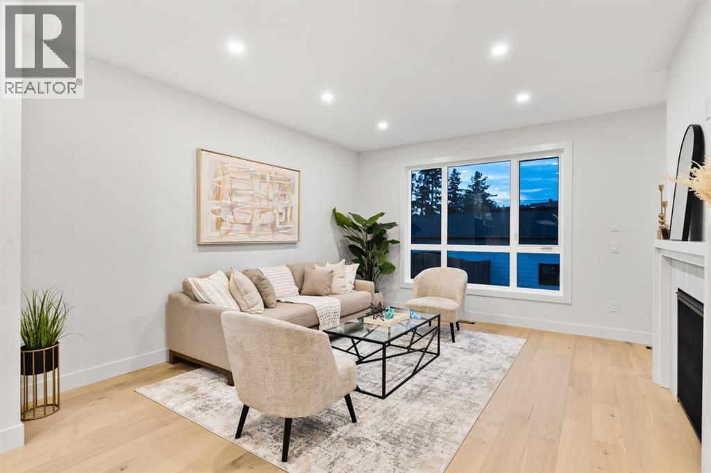 Single Family House for Sale in   Avenue NW Bowness Calgary 