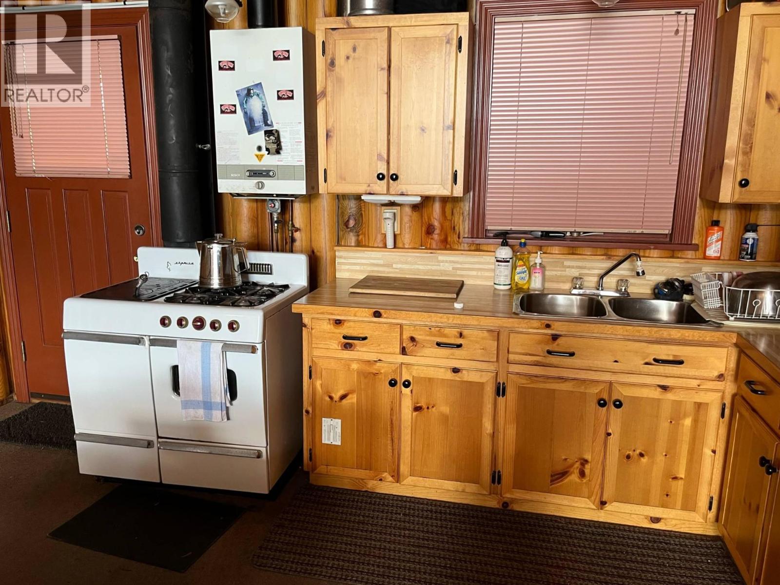  2701 Peachland Forestry Service Road, Peachland