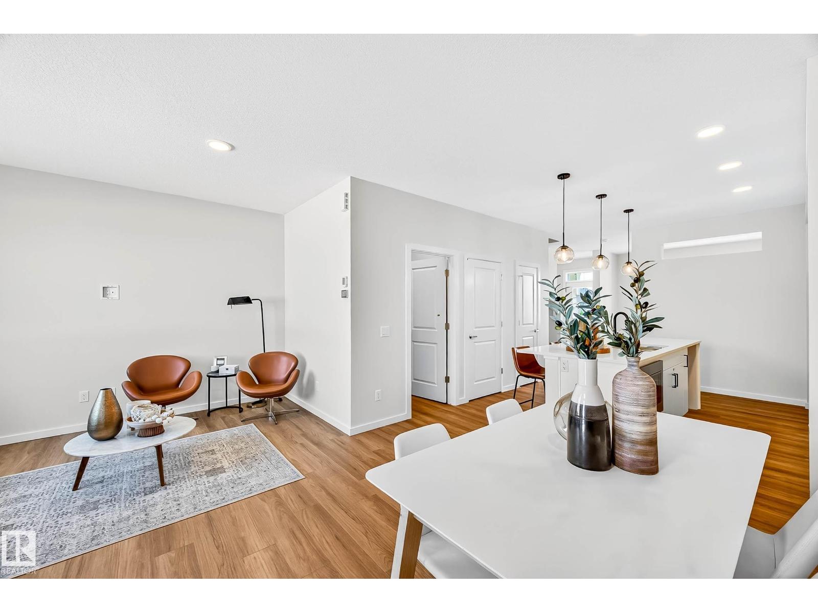 724 Southfork DR, Leduc