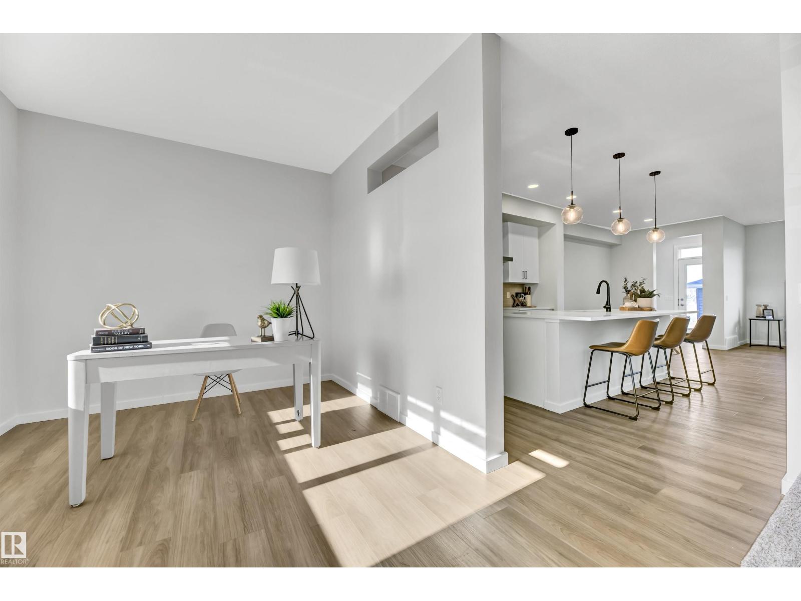 724 Southfork DR, Leduc