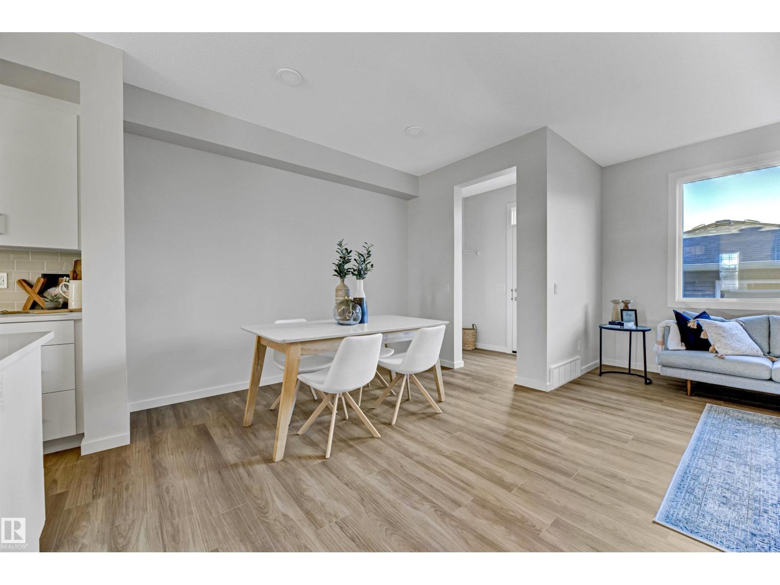 724 Southfork DR, Leduc