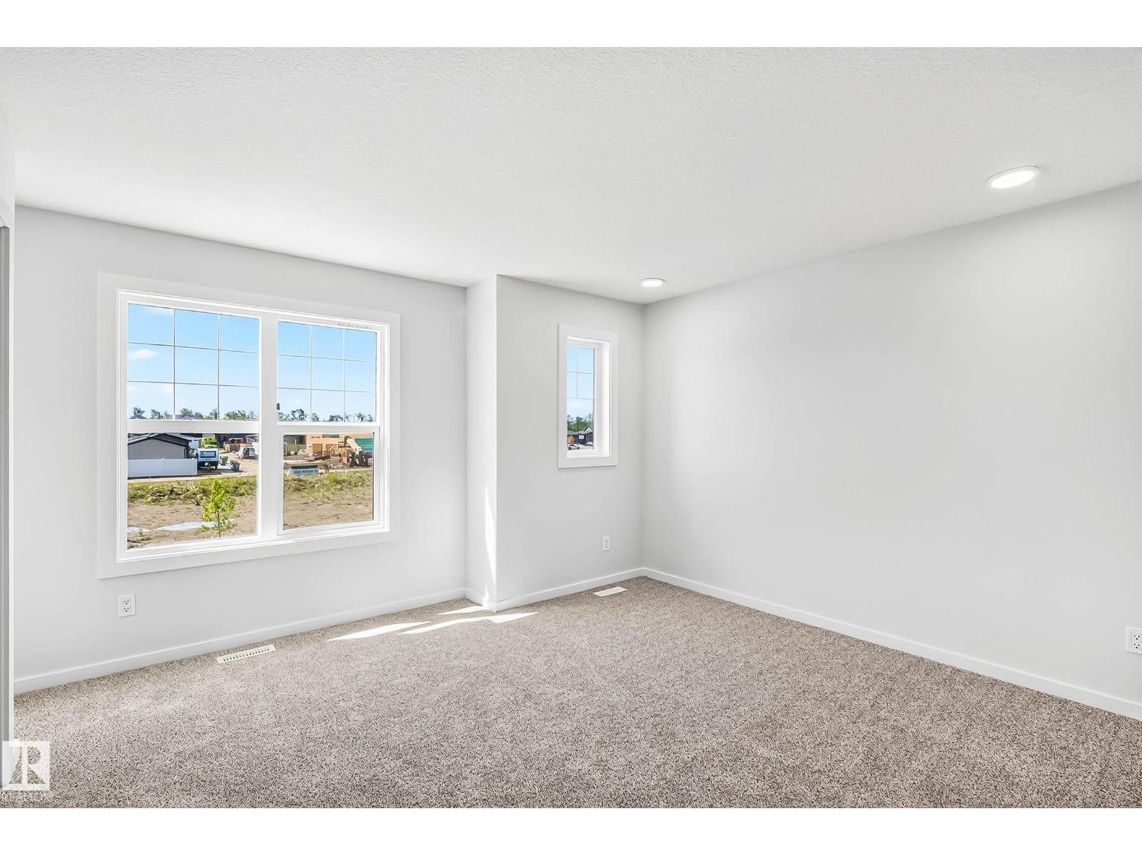 724 Southfork DR, Leduc