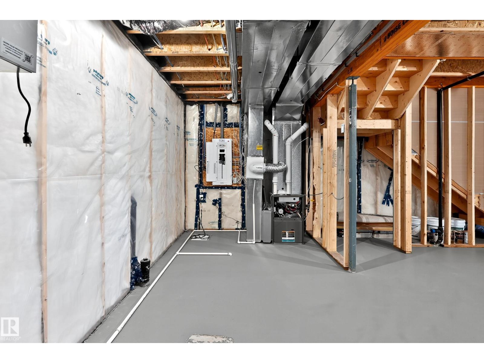 20711 24 AV NW, Edmonton