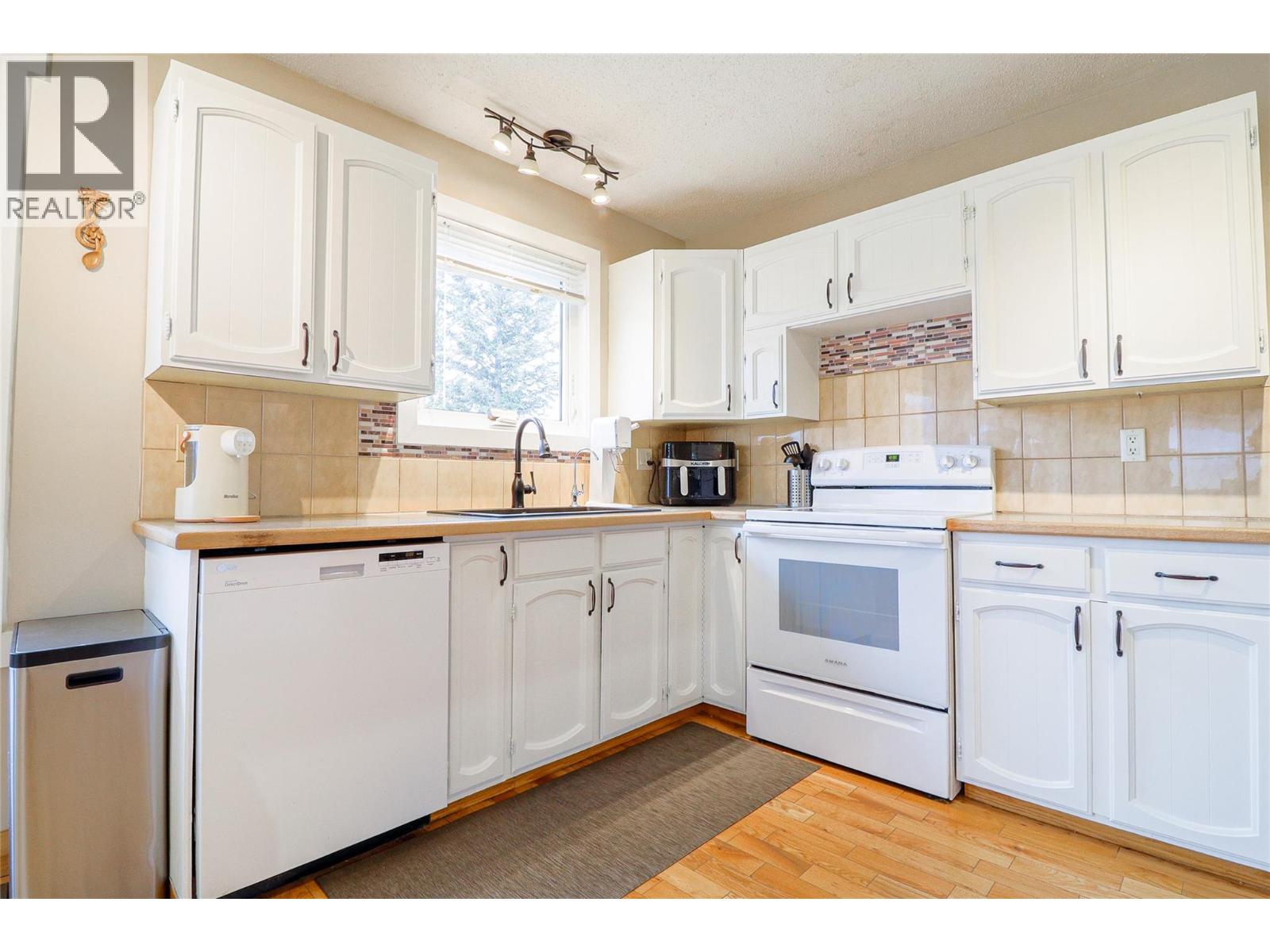 417 6TH Avenue, Invermere