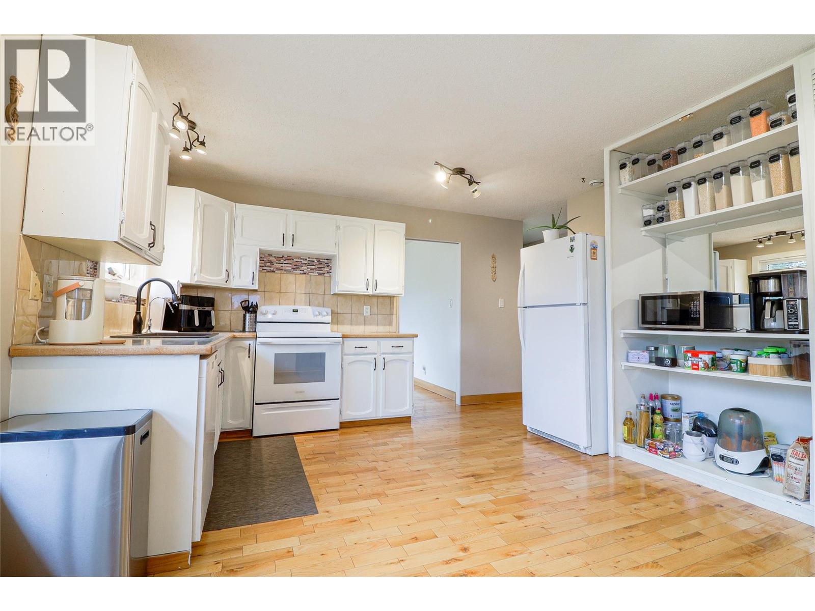 417 6TH Avenue, Invermere