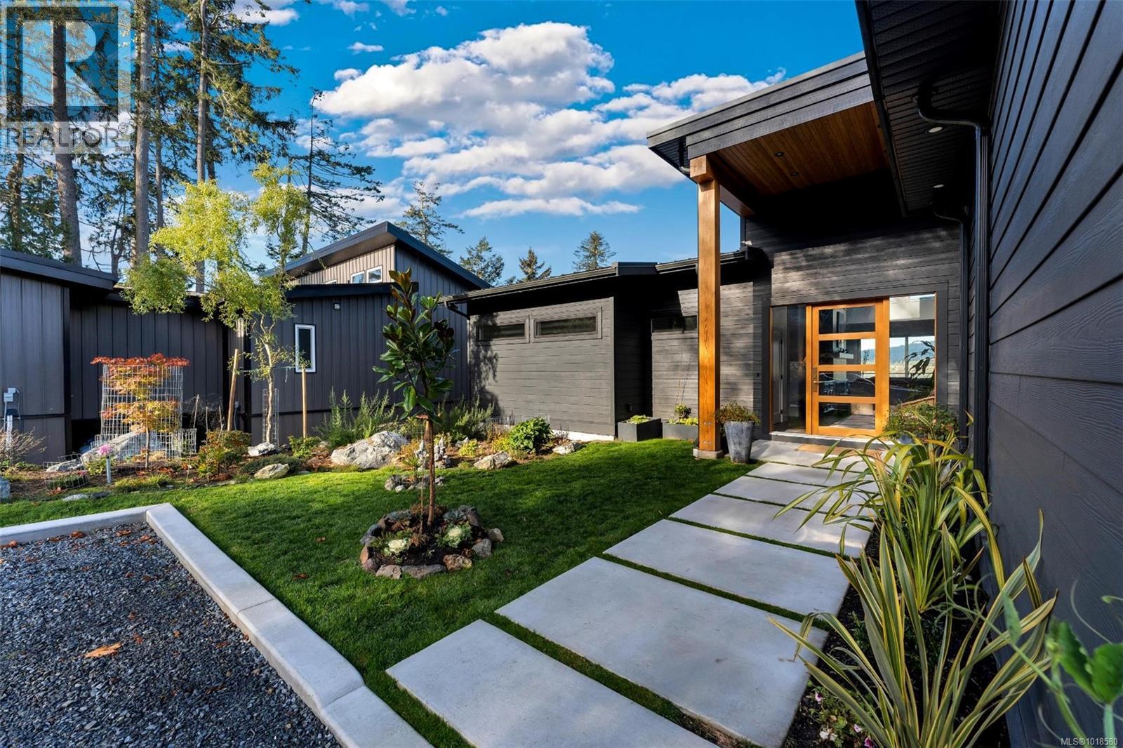 7210 Sea Cliff Rd, Sooke - Exteriors - Photo 9