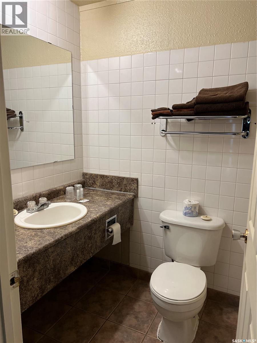 412 9th STREET W — photo 22