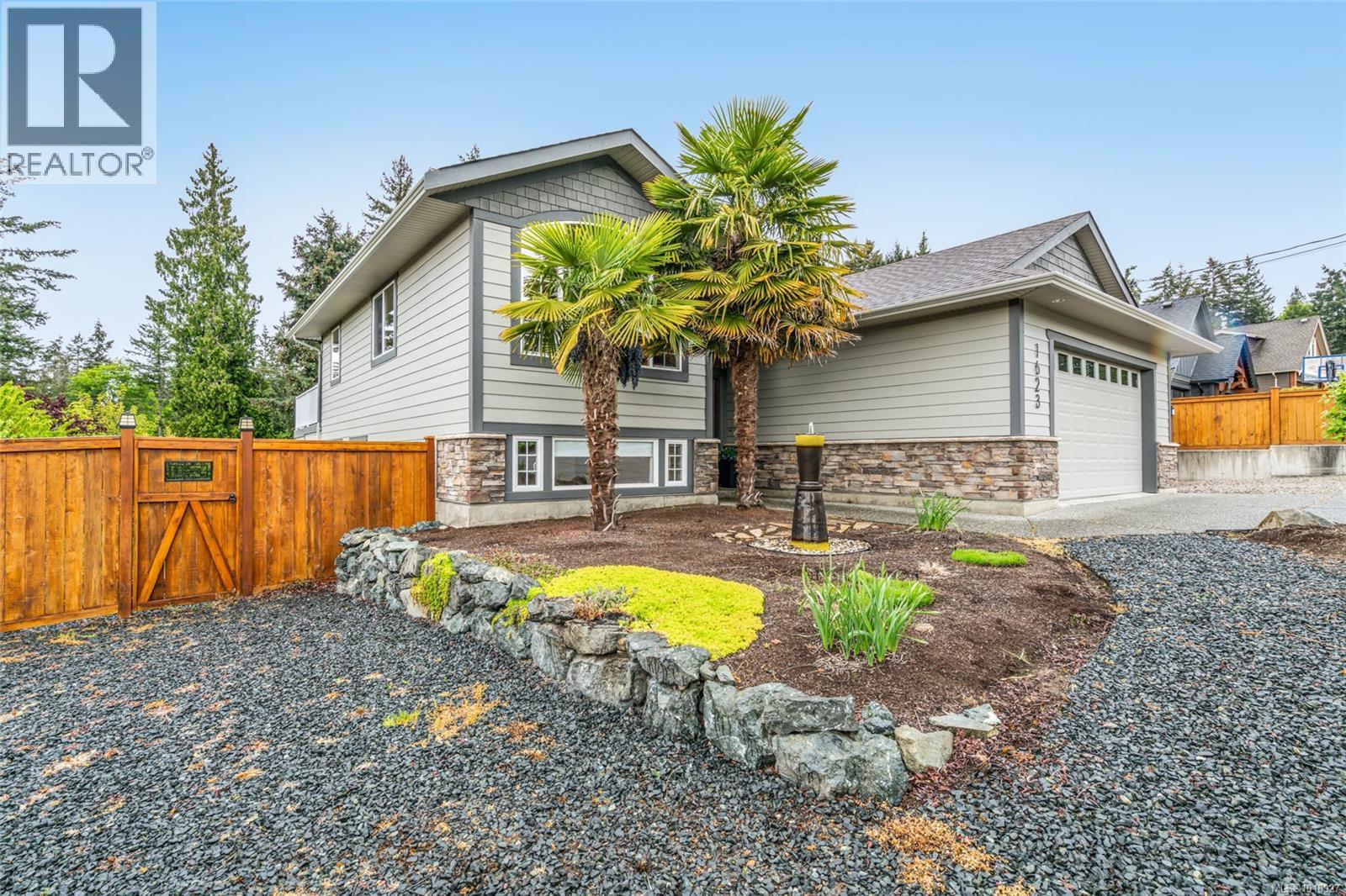 1623 Stone Lake Dr, Nanoose Bay