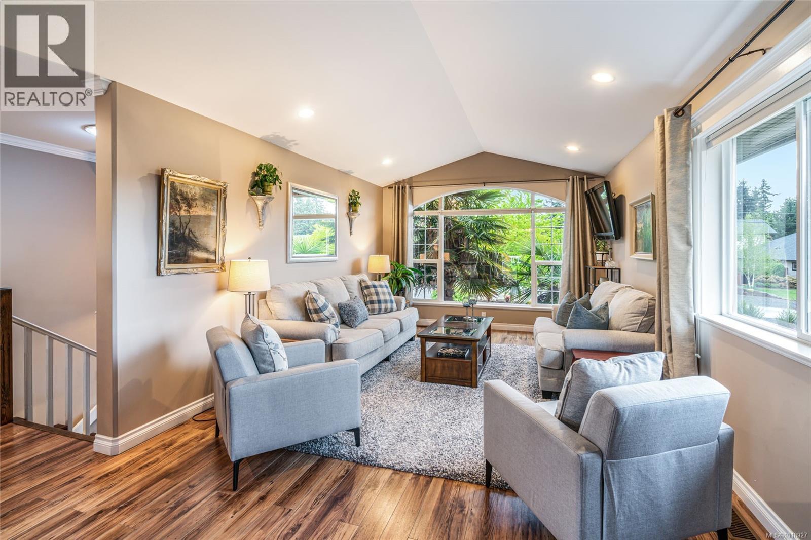 1623 Stone Lake Dr, Nanoose Bay