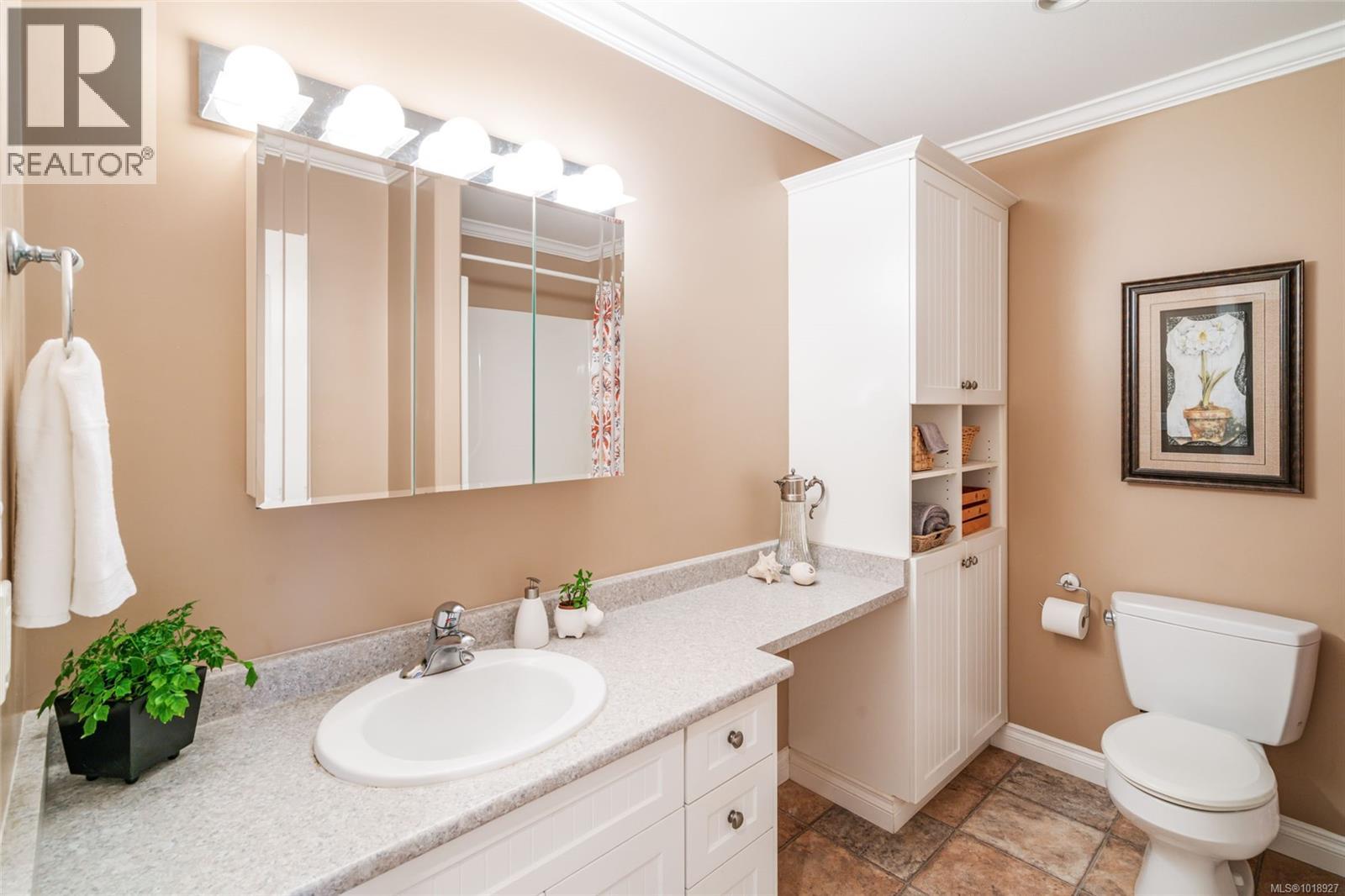 1623 Stone Lake Dr, Nanoose Bay