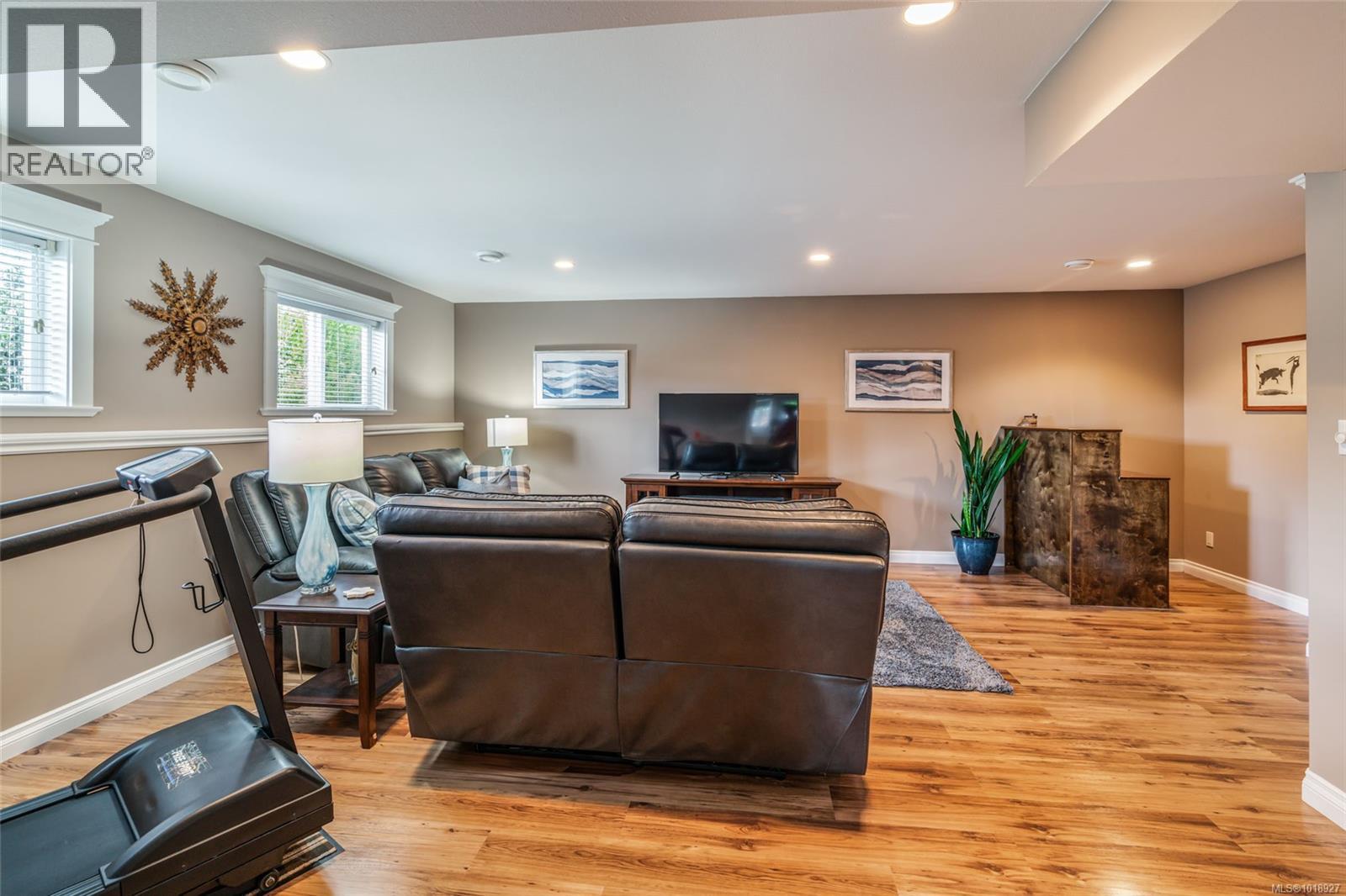 1623 Stone Lake Dr, Nanoose Bay