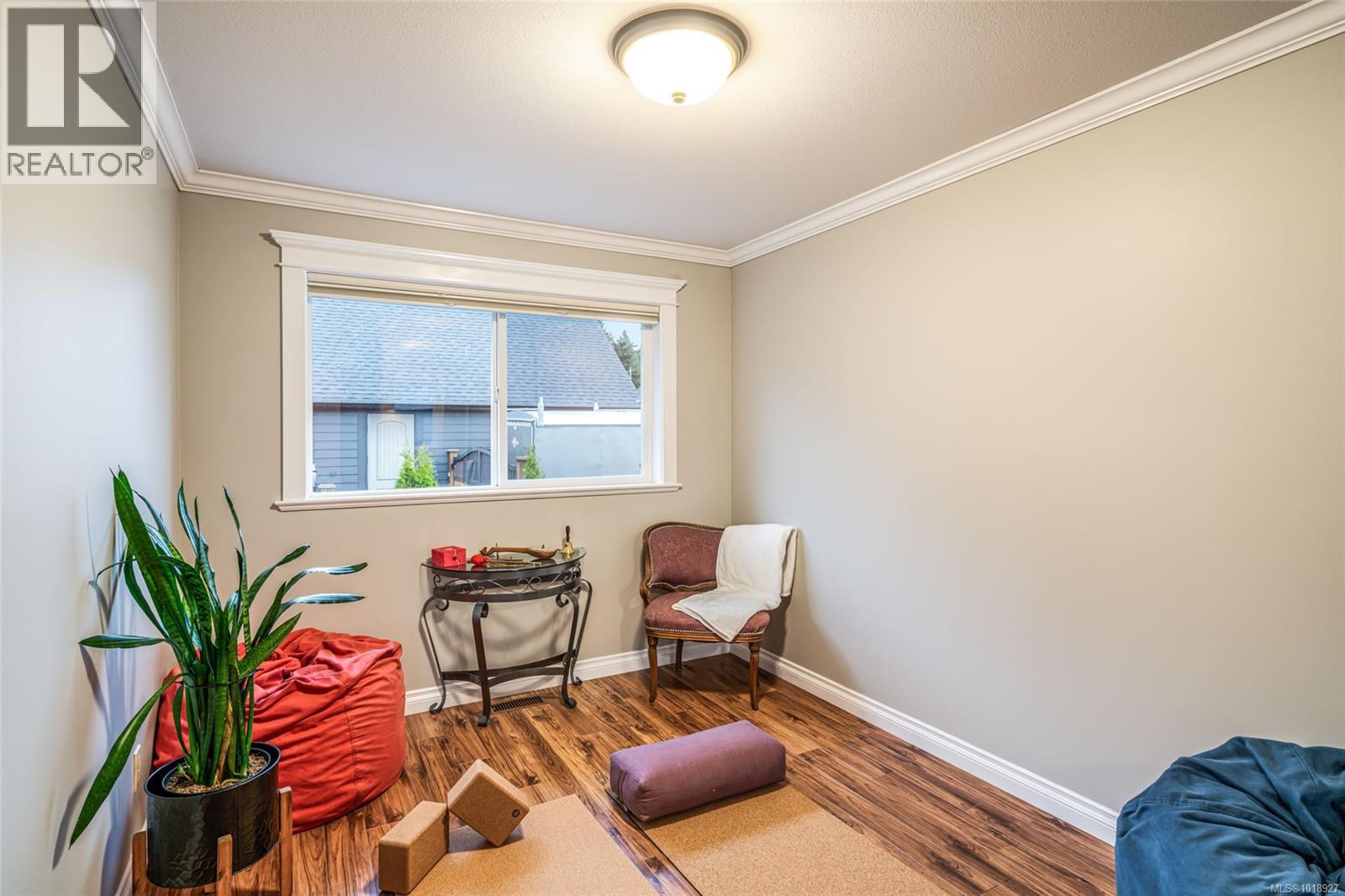 1623 Stone Lake Dr, Nanoose Bay