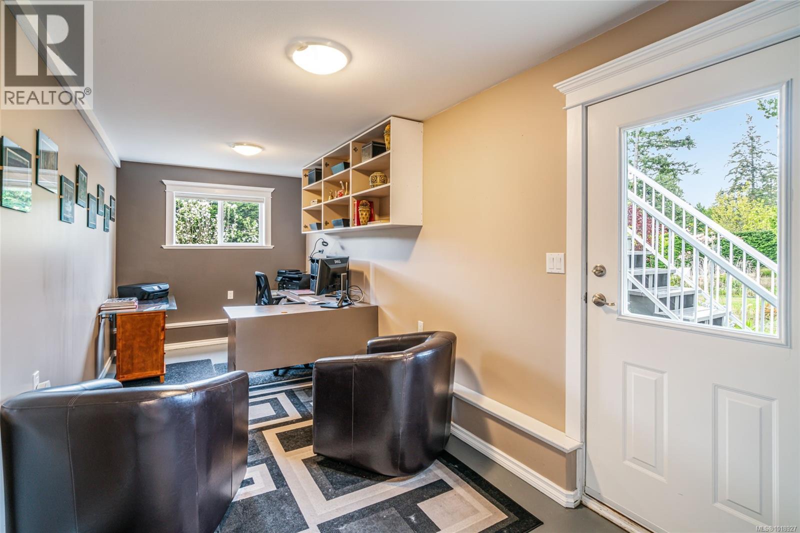 1623 Stone Lake Dr, Nanoose Bay