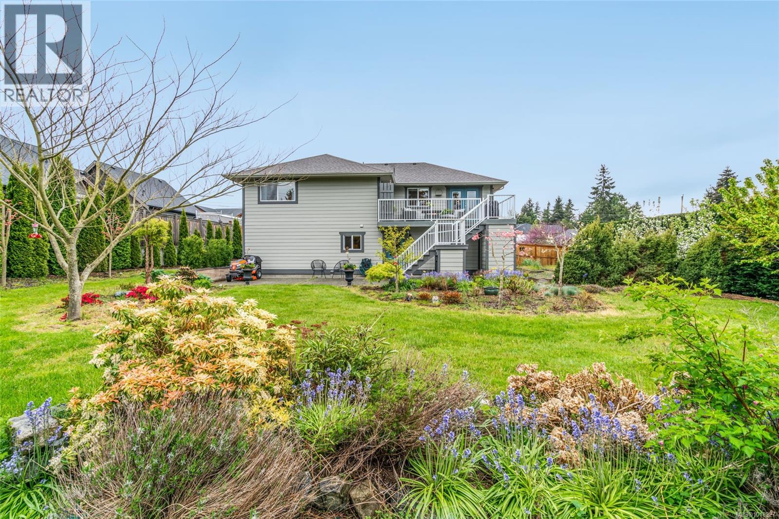 1623 Stone Lake Dr, Nanoose Bay