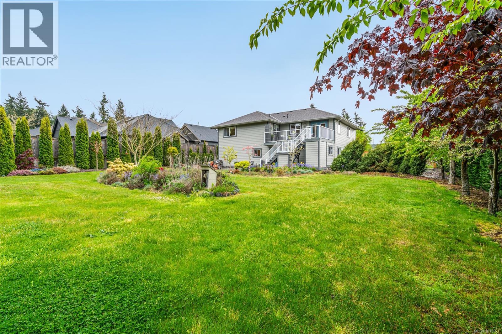 1623 Stone Lake Dr, Nanoose Bay