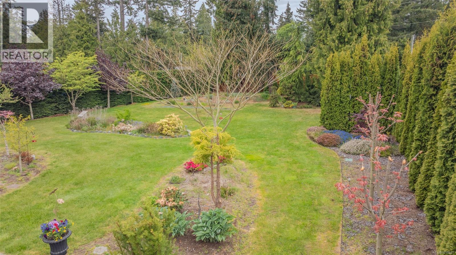 1623 Stone Lake Dr, Nanoose Bay