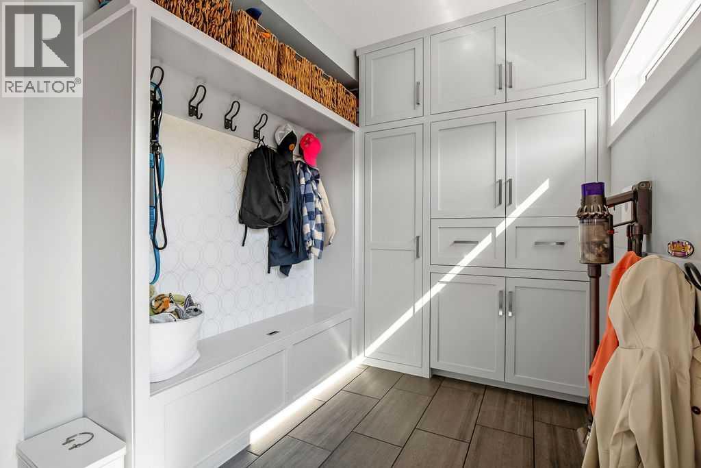 Single Family House for Sale in  White Oak Crescent SW Wildwood Calgary 