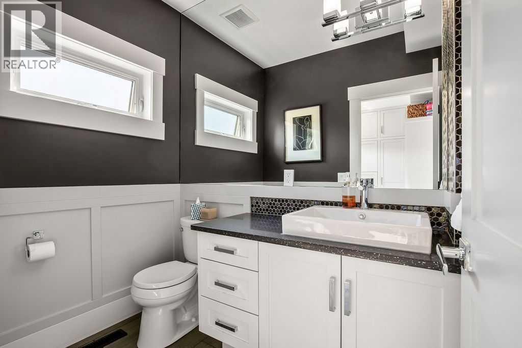 Single Family House for Sale in  White Oak Crescent SW Wildwood Calgary 