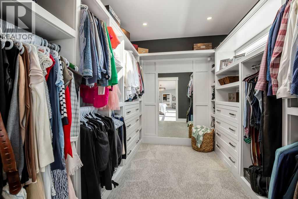 Single Family House for Sale in  White Oak Crescent SW Wildwood Calgary 