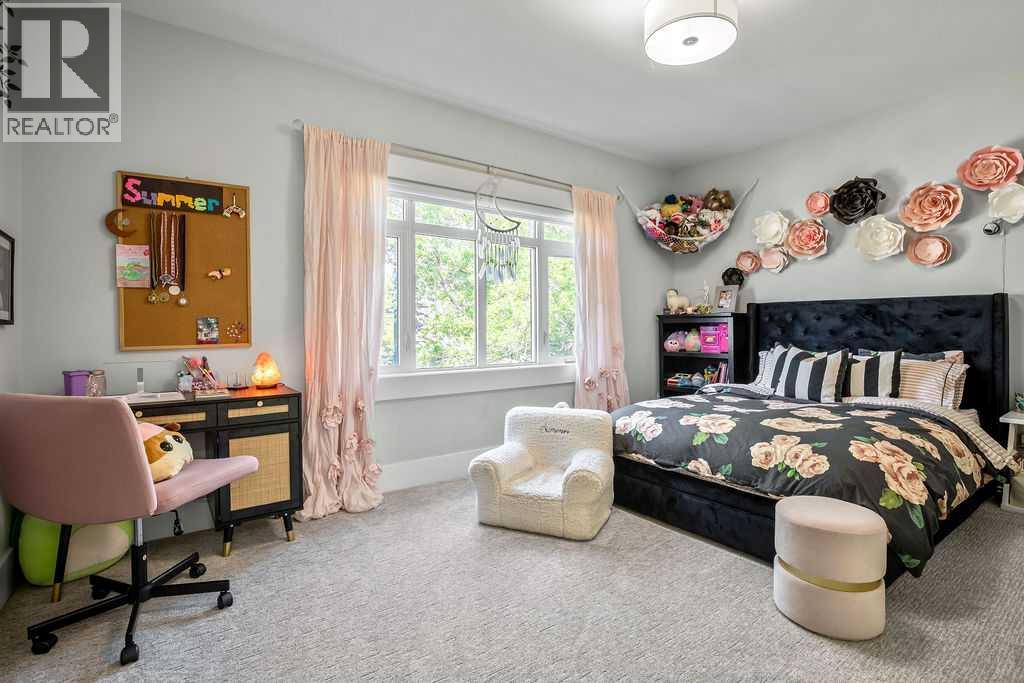 Single Family House for Sale in  White Oak Crescent SW Wildwood Calgary 