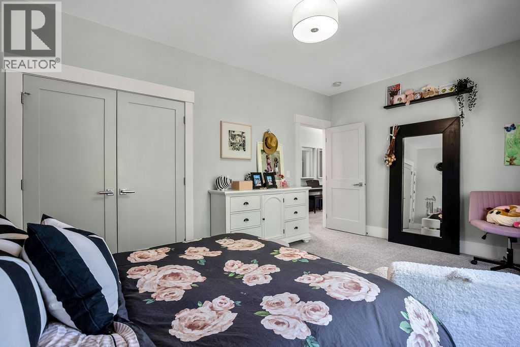 Single Family House for Sale in  White Oak Crescent SW Wildwood Calgary 