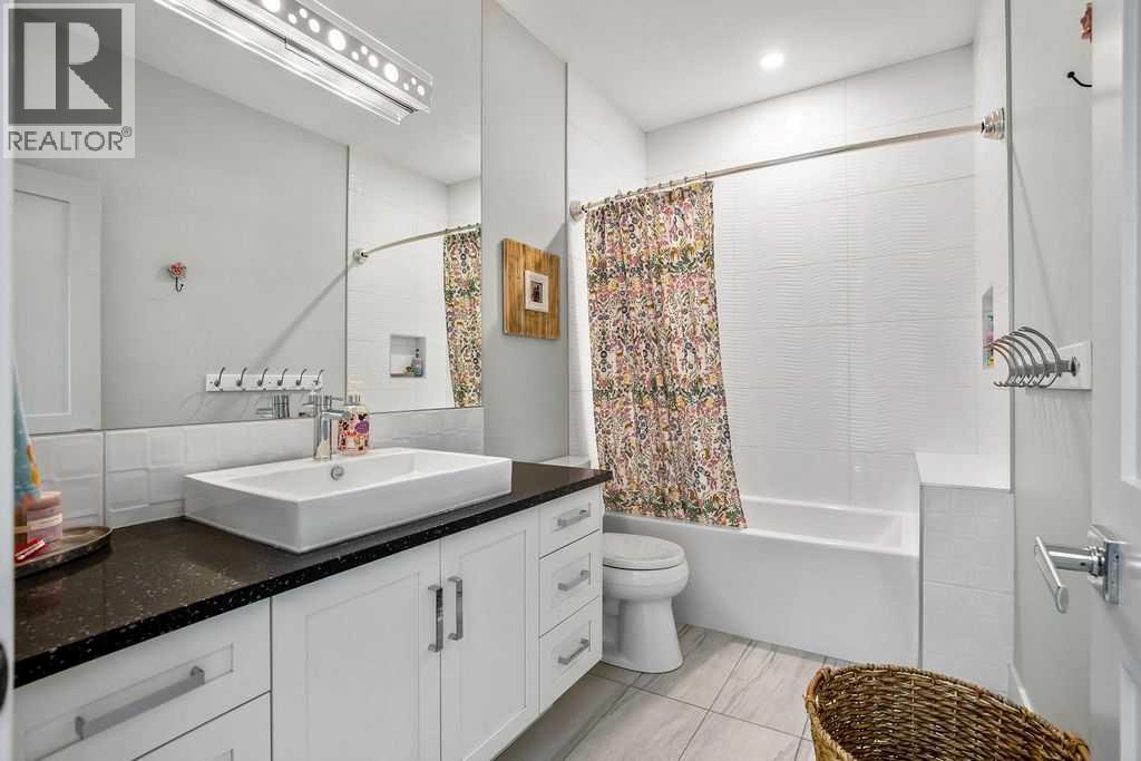 Single Family House for Sale in  White Oak Crescent SW Wildwood Calgary 